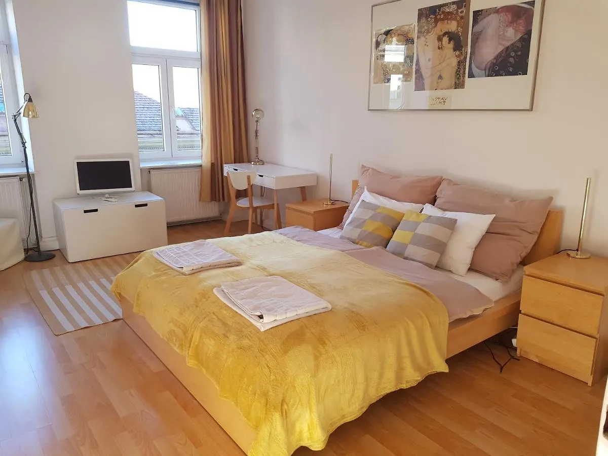 Schubert Park Apartment Near Volksopera Vienna Austria